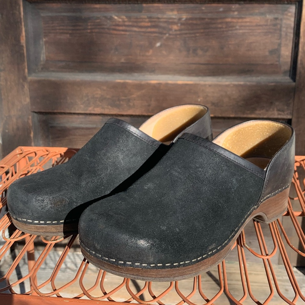 DANSKO clog, Size 38, black- brenna burnished suede